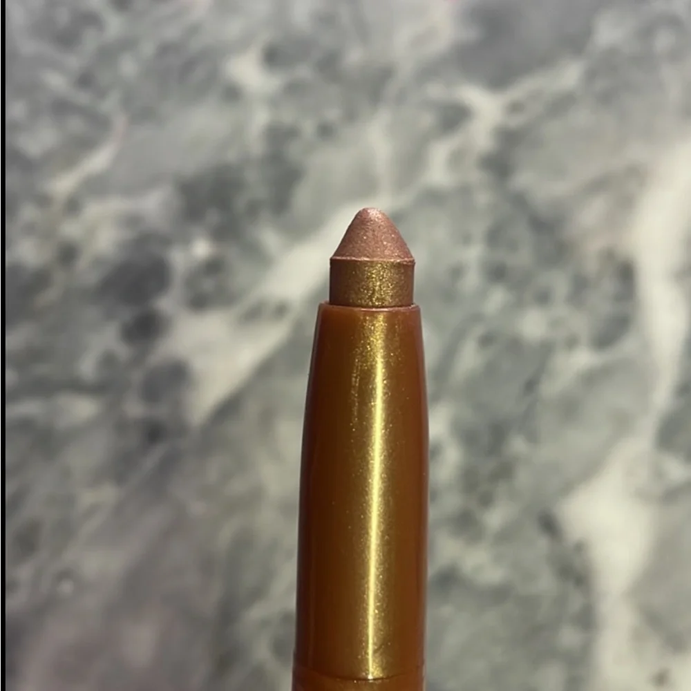 Urban‎ Decay 24/7 Shadow Stick Riveting